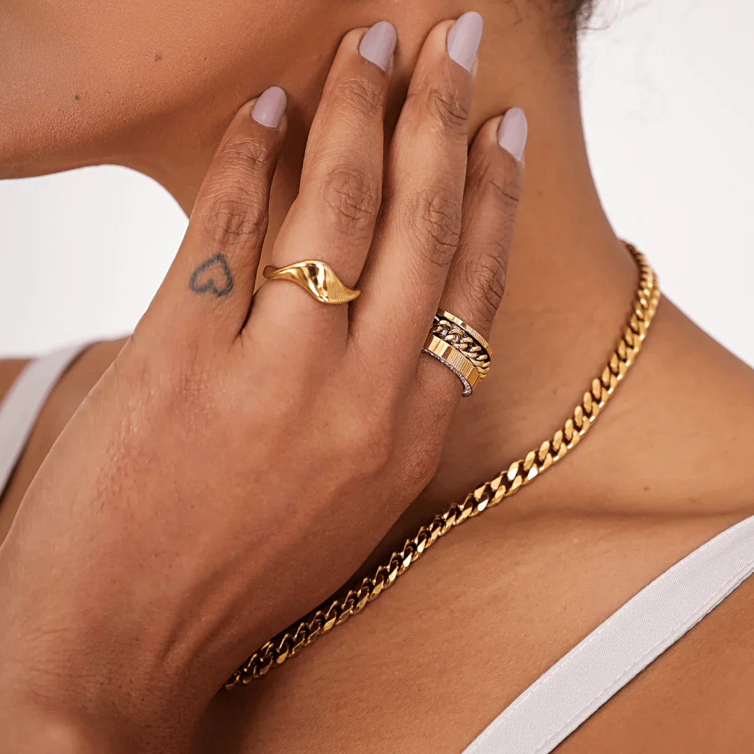 Anel de Curva Banhado a Ouro 18k