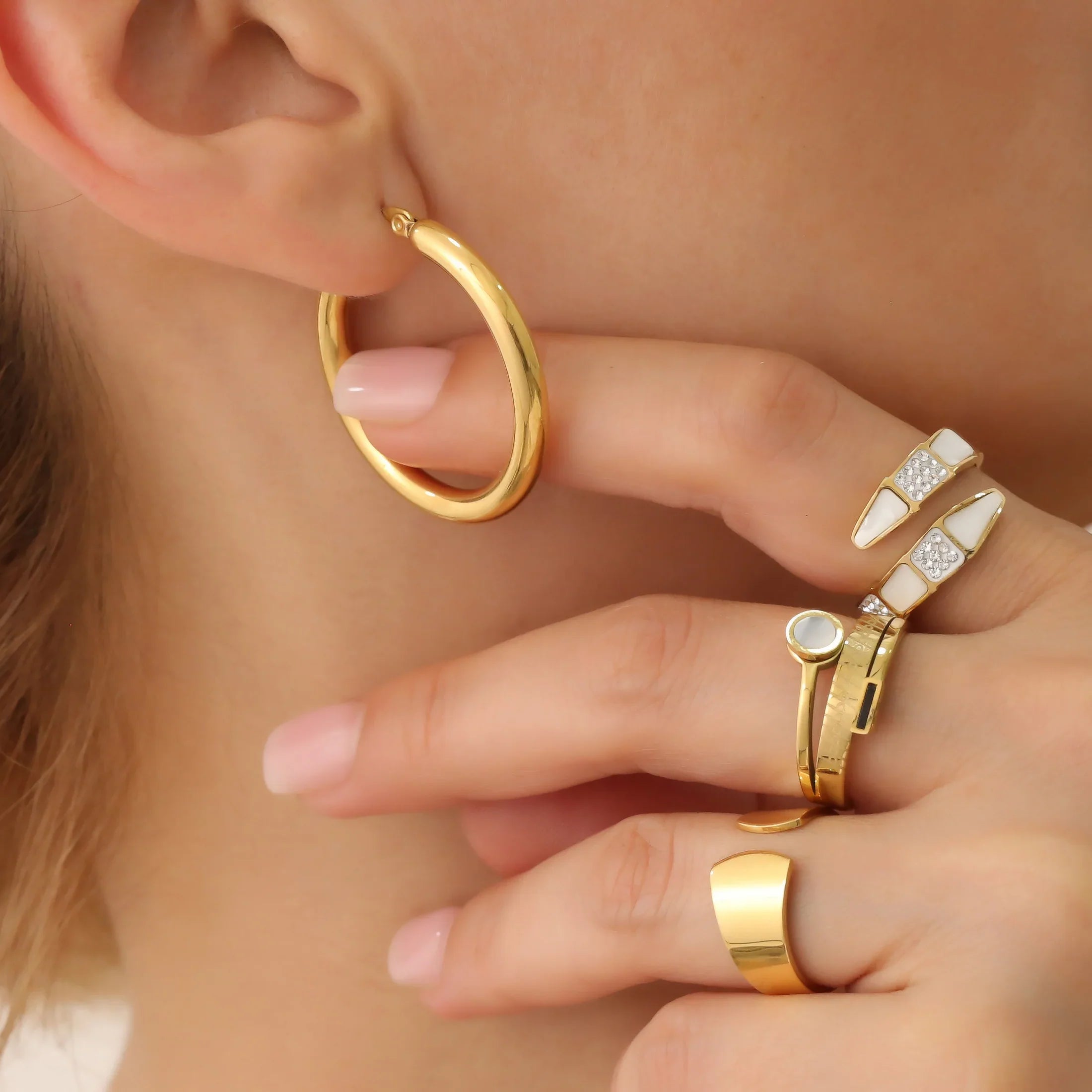 Anel Espiral com Zircônia Banhado a Ouro 18K